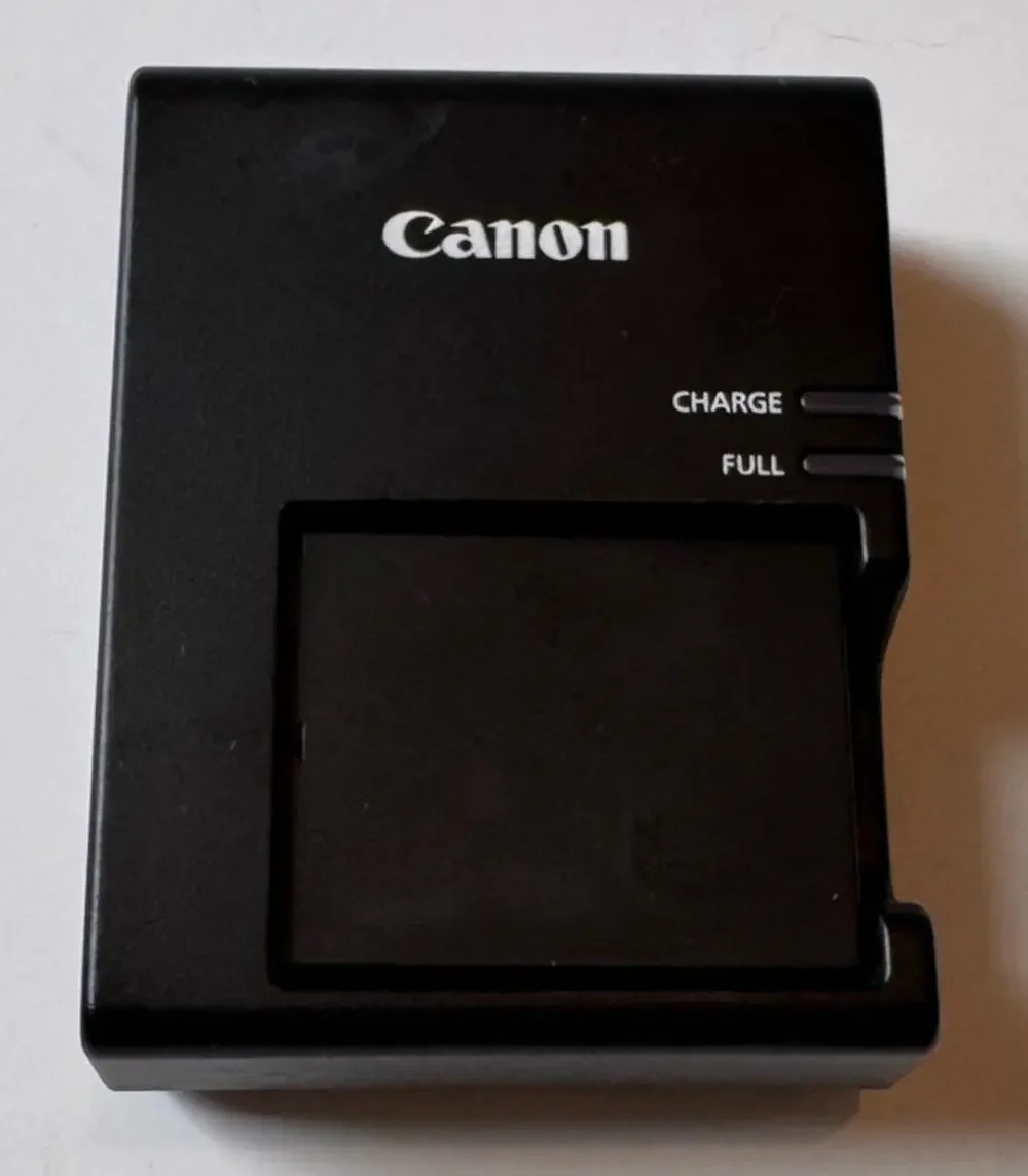 Canon LC-E10 Camera Battery Charger w/7.4V Battery Tested/Works
